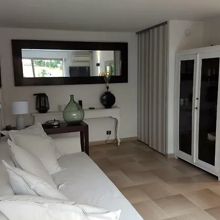 Duplex Close To Town Centre And Beaches Apartment